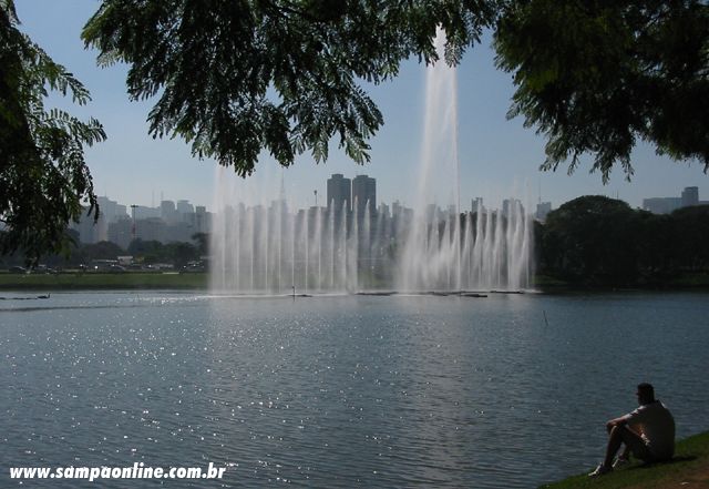 A fonte no Lago do Ibirapuera