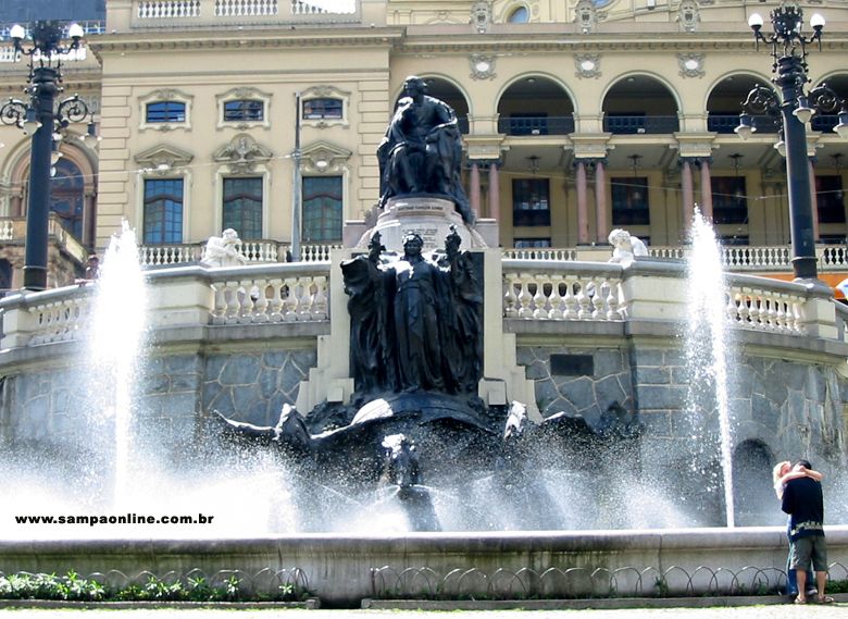 Monumento a Carlos Gomes