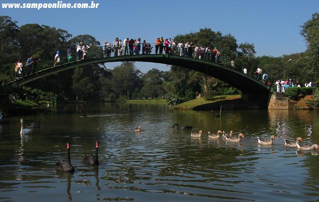 Lago do Parque do Ibirapuera, com a Ponte Metalica