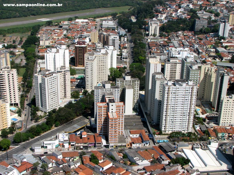 Avenida Brs Leme, em Santana