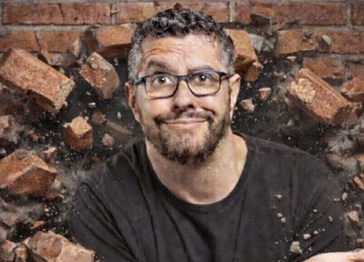 imagem representativa do espetáculo Bernado Veloso em Quase um Show Novo