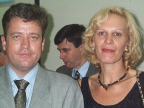 Dr. Andr Mantiqueira e Carla Casale